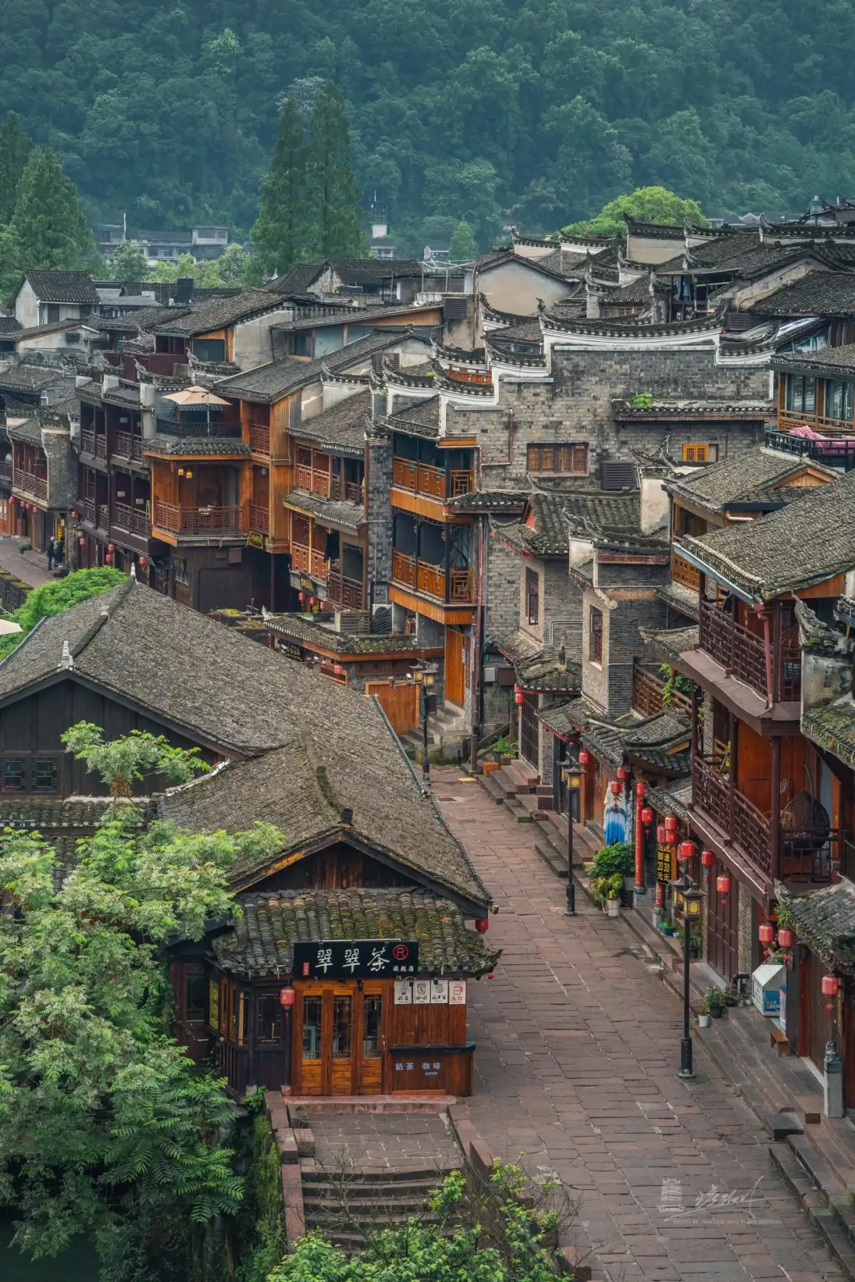 The Streets, Alleys, and Rooftops of Phoenix Ancient City