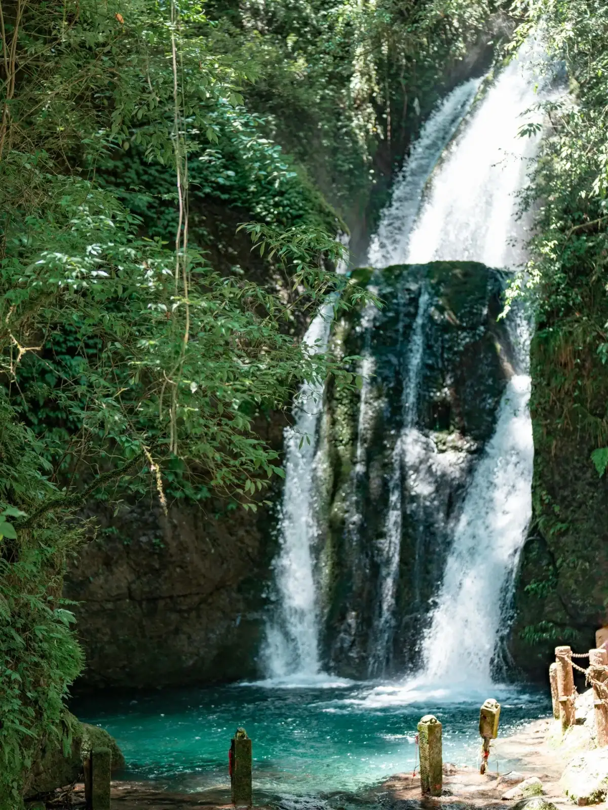 Waterfalls and pools among the forests of Qingcheng’s Back Mountain