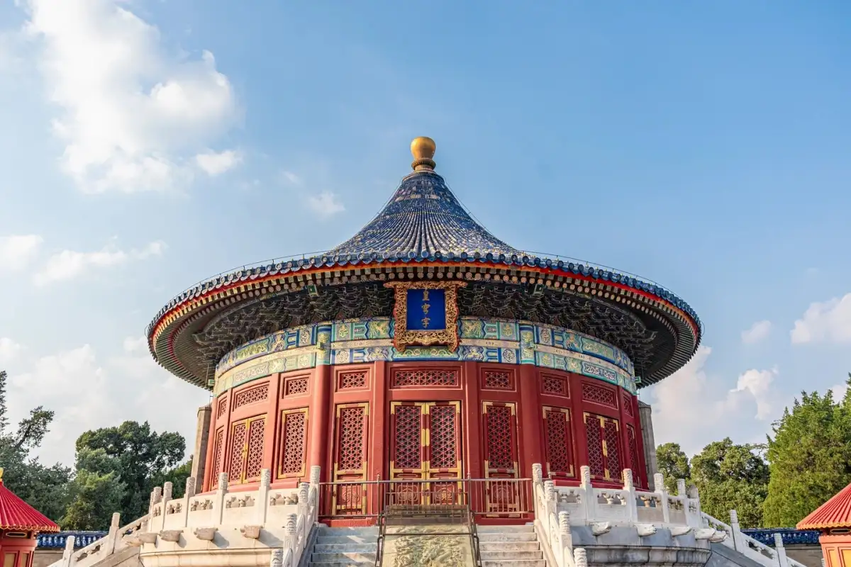 天坛皇穹宇圆形殿身与蓝色屋顶