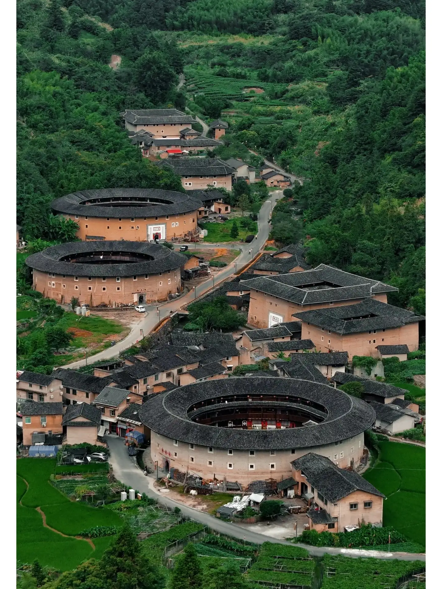 Clusters of Circular Earthen Towers in Fujian Villages
