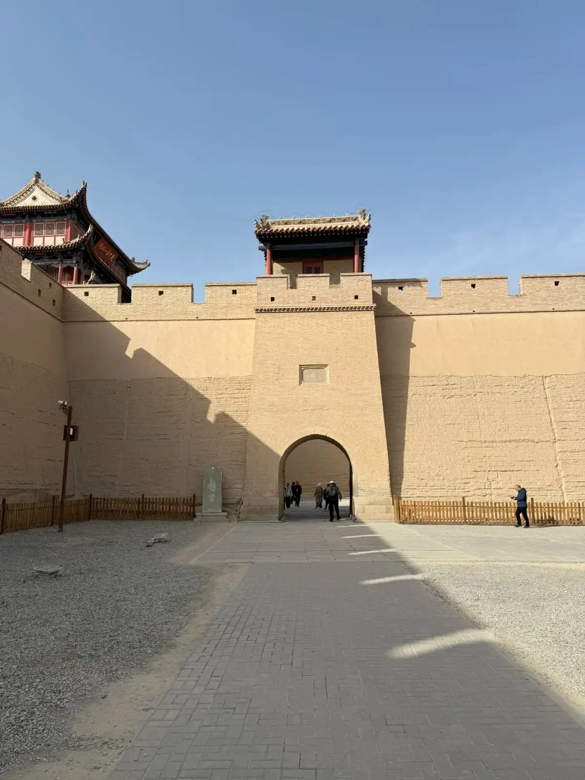 嘉峪关关城的城墙与门洞